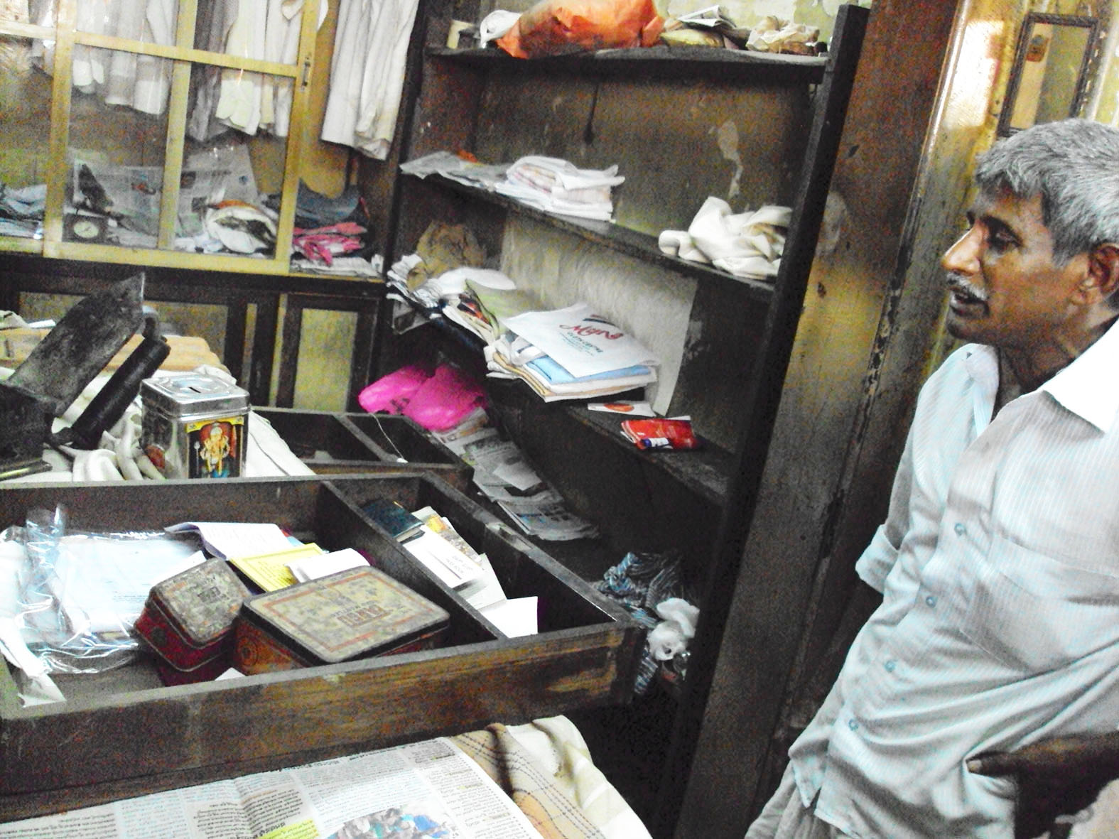 ಧೋಬಿ ಅಂಗಡಿಯಿಂದ ನಗದು ಕಳವು